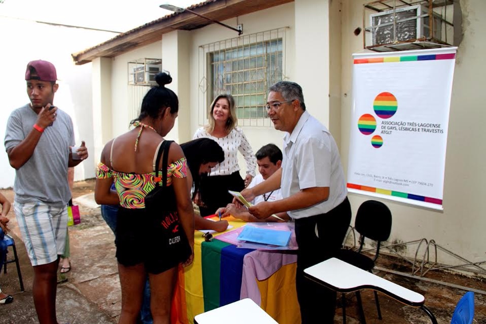 Prefeitura e ATGLT realizam primeira ação do Maio da Diversidade Sexual