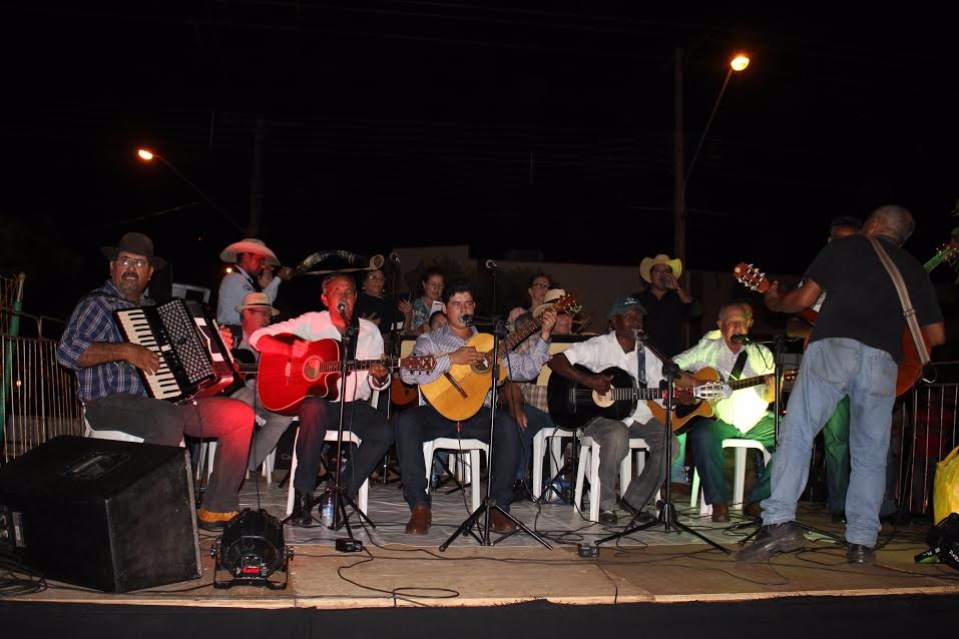 Festa do Trabalhador reúne população em noite animada