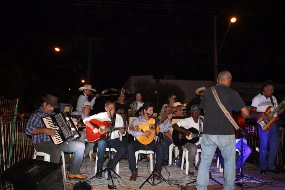 Festa do Trabalhador reúne população em noite animada