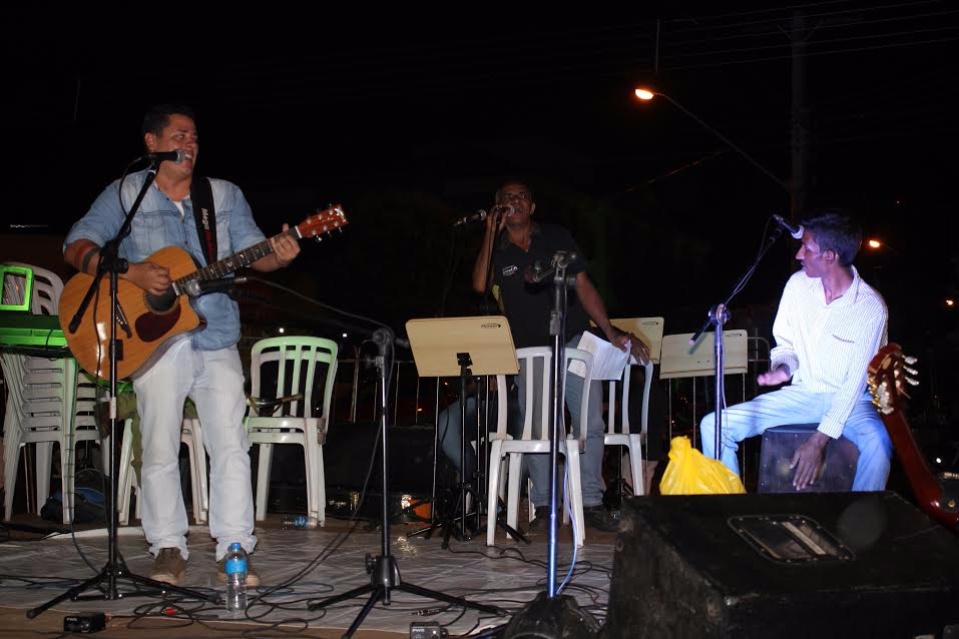 Festa do Trabalhador reúne população em noite animada