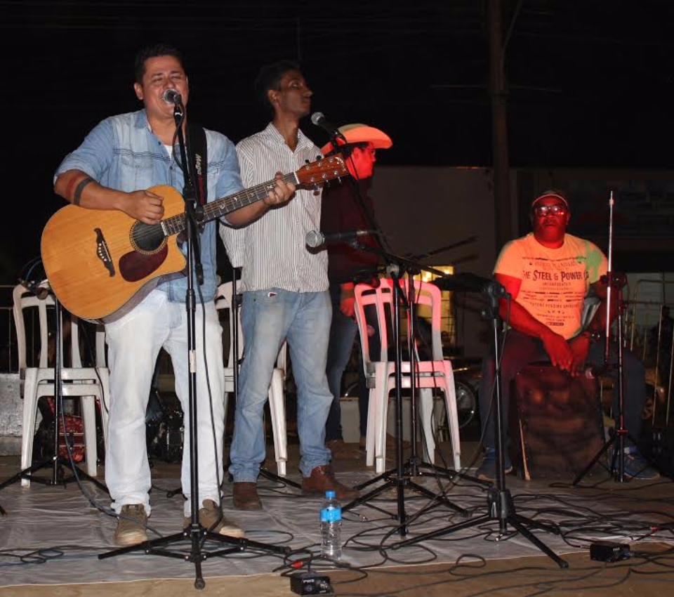 Festa do Trabalhador reúne população em noite animada