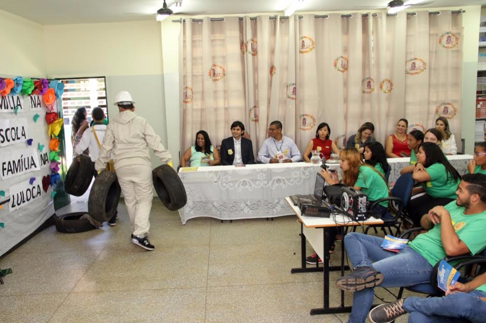 Alunos da rede pública são homenageados por trabalho educativo contra a dengue