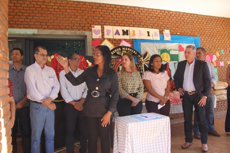 Fanfarra da Escola General “Nelson Custódio” ganha fardas da Banda Marcial