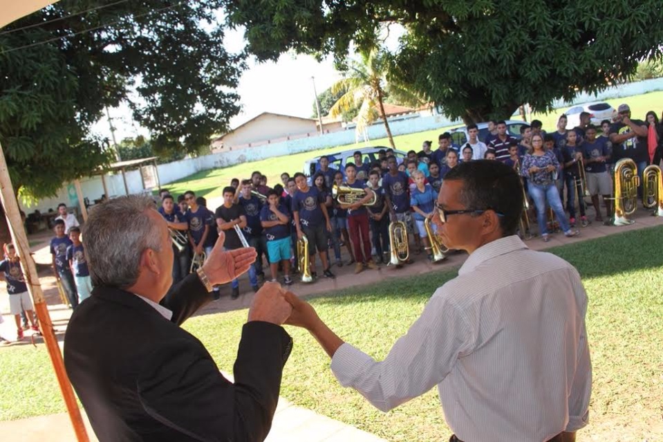 Fanfarra da Escola General “Nelson Custódio” ganha fardas da Banda Marcial