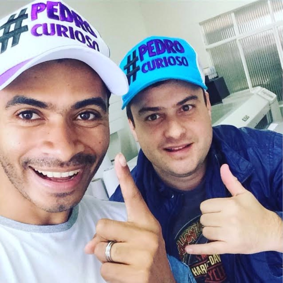 Youtuber Três-lagoense volta a cidade para fazer gravações