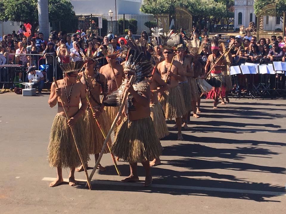 Desfile cívico marca aniversário de 102 anos de Três Lagoas