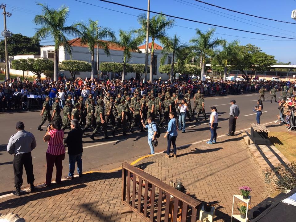 Desfile cívico marca aniversário de 102 anos de Três Lagoas