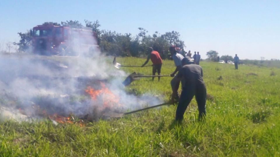 Fogo consume caminhão com placas de Minas Gerais na MS 395