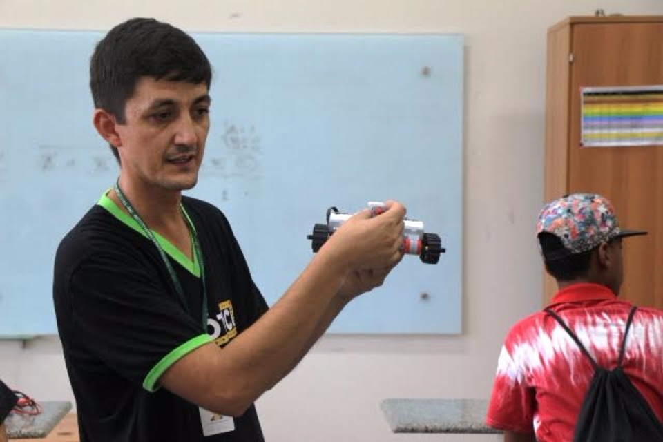 IFMS oferta curso de robótica a alunos da rede pública em Três Lagoas