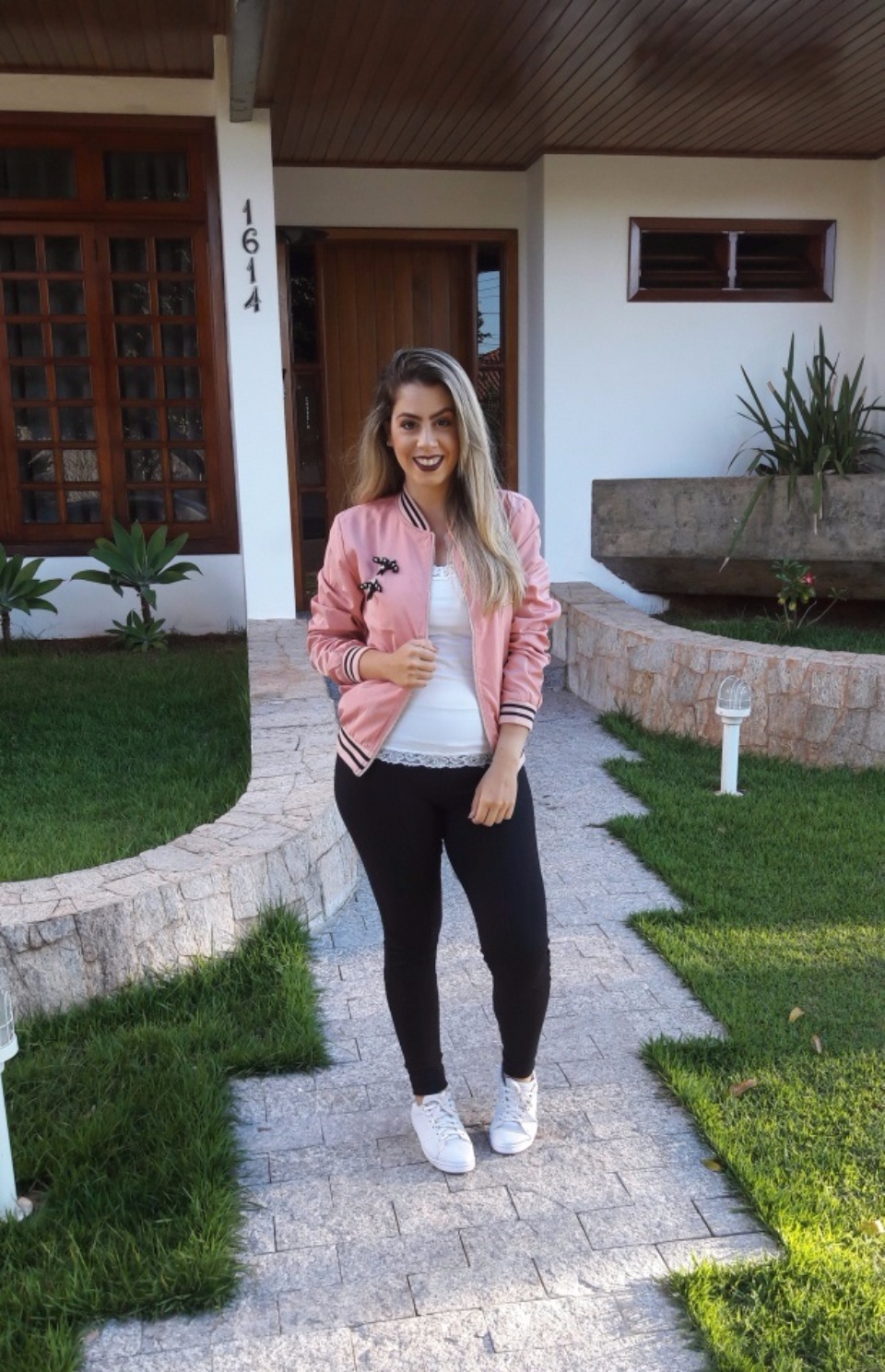 Grávida, blogueira três-lagoense compartilha experiências e looks para gestantes