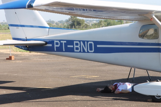 Em Três Lagoas, Bombeiros simulam incêndio em avião com passageiros