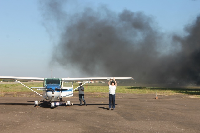 Em Três Lagoas, Bombeiros simulam incêndio em avião com passageiros