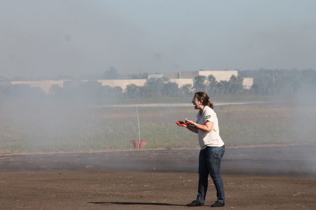 Em Três Lagoas, Bombeiros simulam incêndio em avião com passageiros