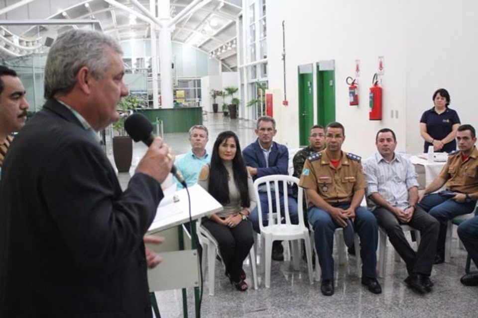 Prefeito de Três Lagoas entrega certificados a Corpo Voluntário de Emergência