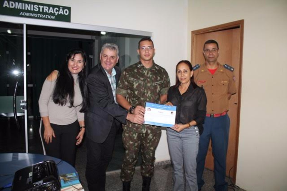 Prefeito de Três Lagoas entrega certificados a Corpo Voluntário de Emergência