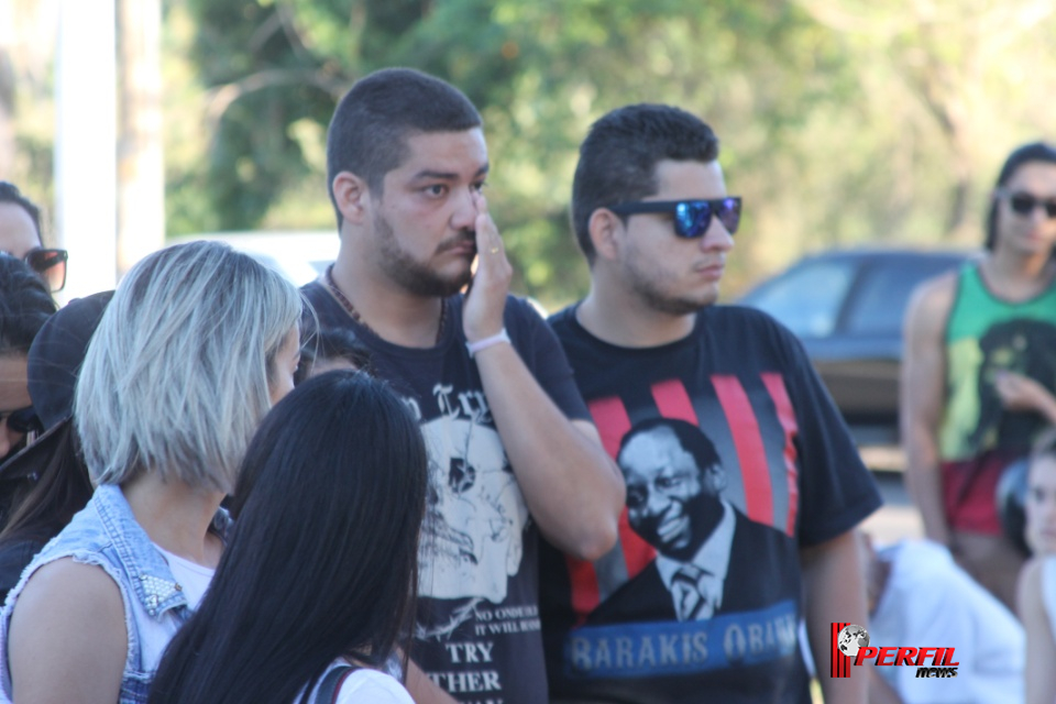 Manifestação cultural na pista de skate marca homenagem ao Cinza MC