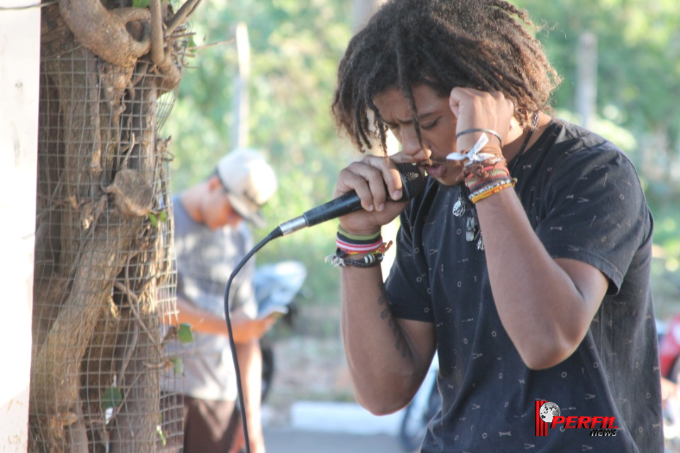 Manifestação cultural na pista de skate marca homenagem ao Cinza MC