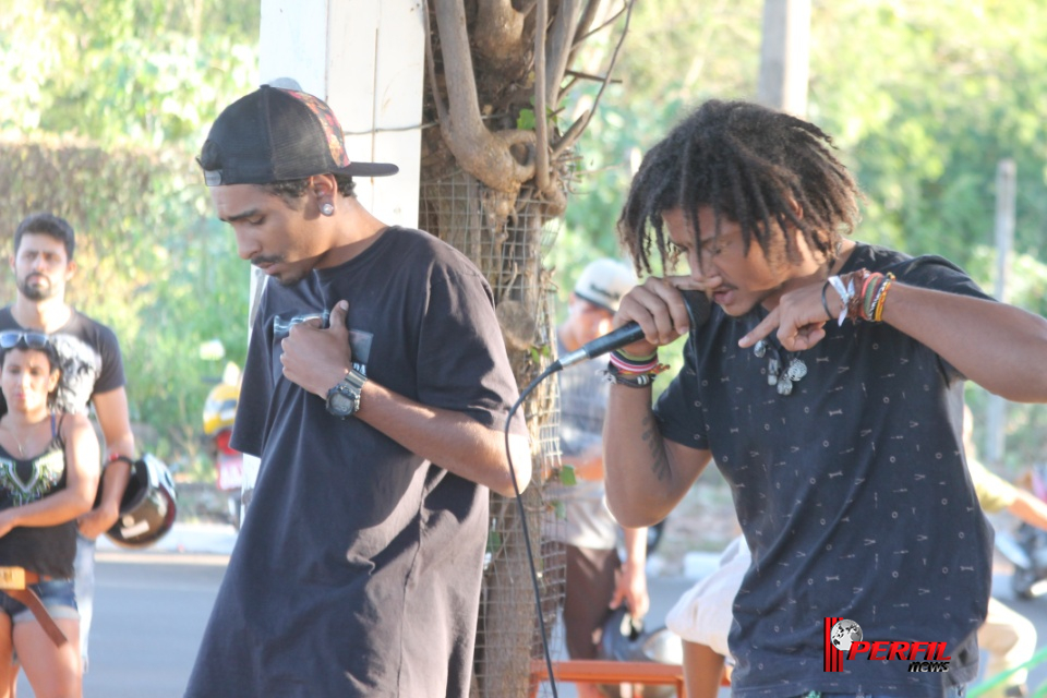 Manifestação cultural na pista de skate marca homenagem ao Cinza MC