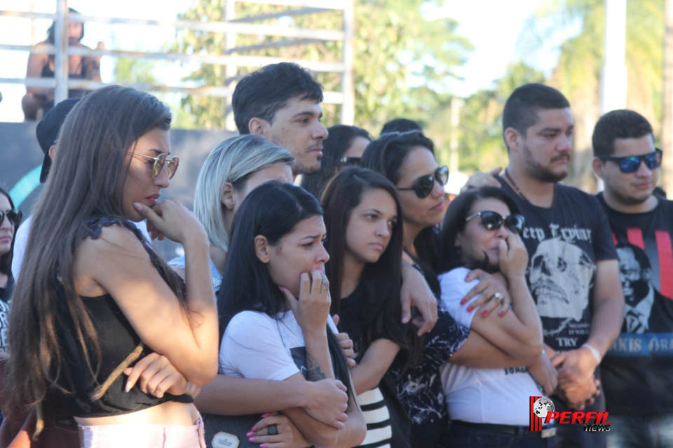 Manifestação cultural na pista de skate marca homenagem ao Cinza MC