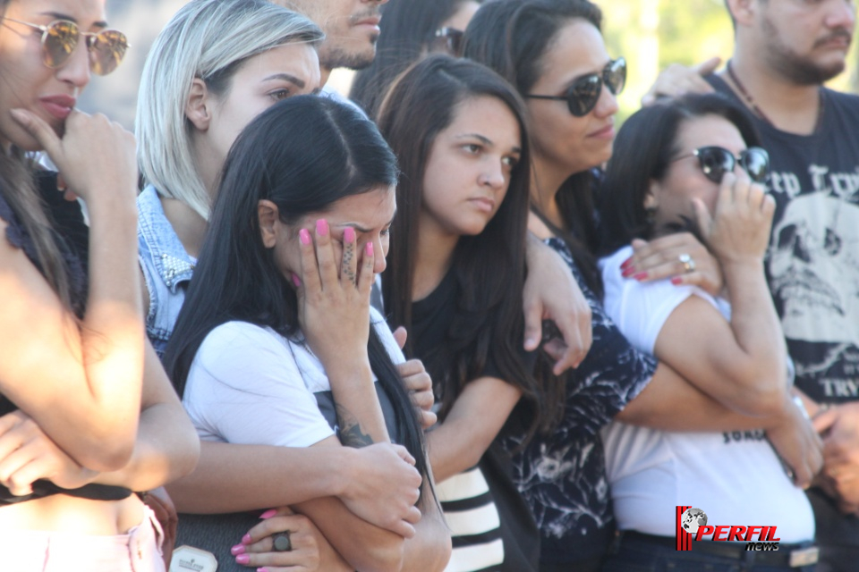 Manifestação cultural na pista de skate marca homenagem ao Cinza MC