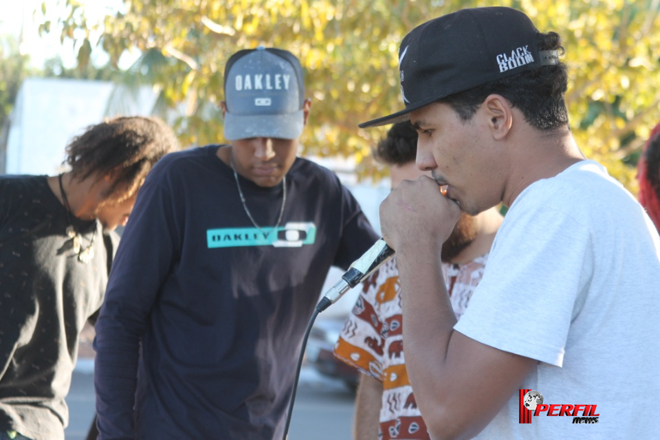 Manifestação cultural na pista de skate marca homenagem ao Cinza MC