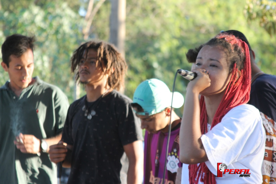 Manifestação cultural na pista de skate marca homenagem ao Cinza MC