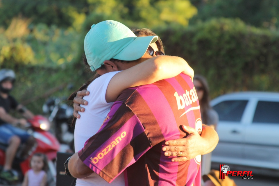 Manifestação cultural na pista de skate marca homenagem ao Cinza MC