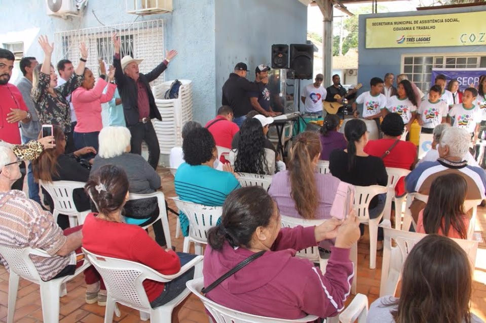 Assistência Social e Saúde de Três Lagoas entregam mais 105 óculos aos beneficiários dos CRAS