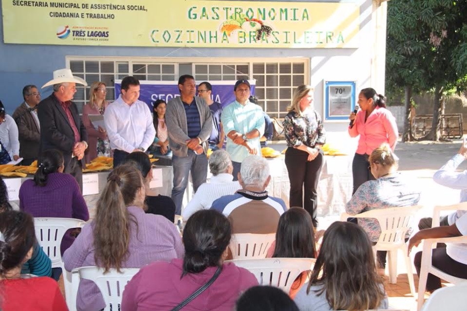 Assistência Social e Saúde de Três Lagoas entregam mais 105 óculos aos beneficiários dos CRAS