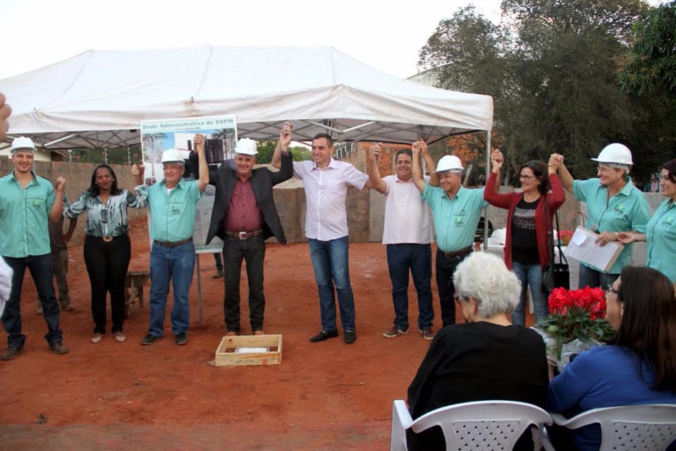 Emoção marca o lançamento da pedra fundamental da sede do Sindicato dos Servidores Públicos Municipal