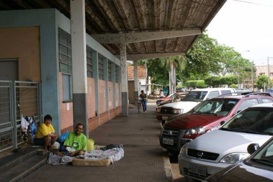 Aproximadamente 25 pessoas vivem em situação de rua