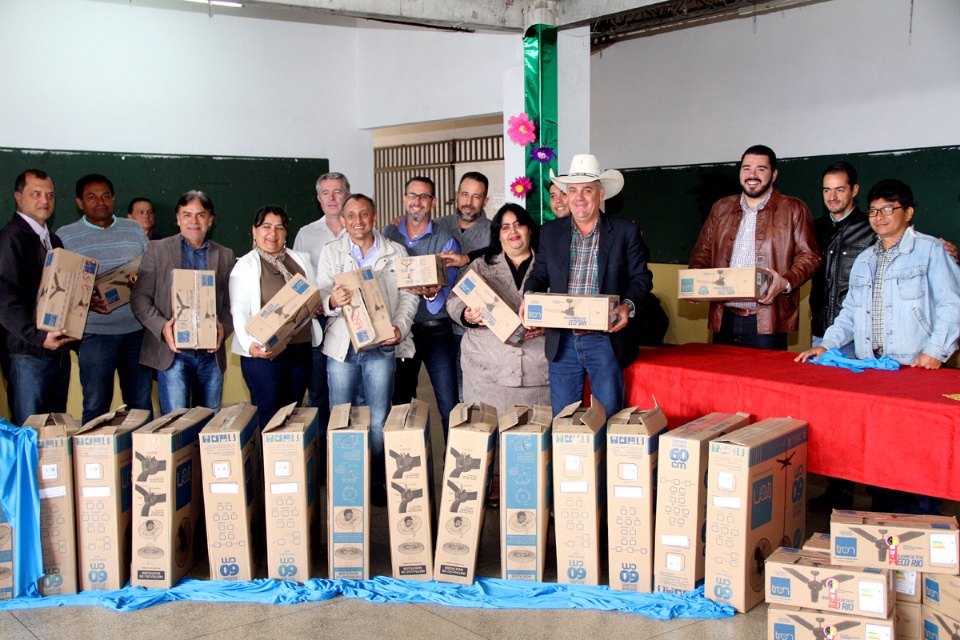 Prefeitura de Três Lagoas entrega novos ventiladores e material permanente para REME