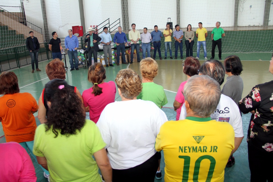 SEJUVEL entrega materiais esportivos a 20 modalidades