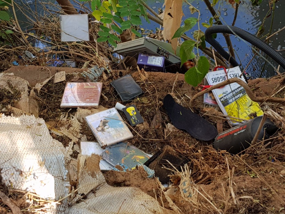 Homem é flagrado jogando lixo em córrego de Três Lagoas