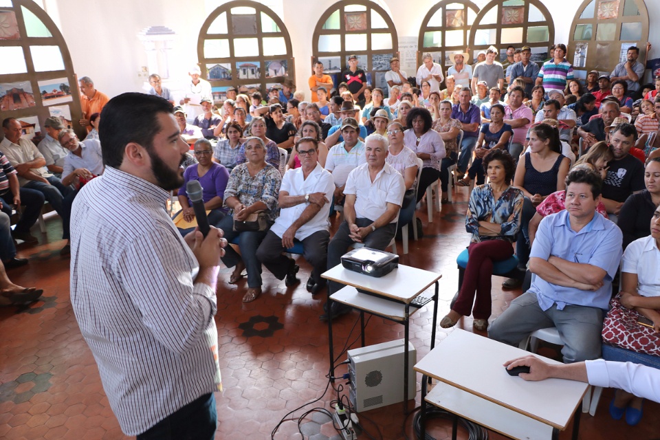 Prefeitura e Feira Livre de Três Lagoas prestam contas e discutem melhorias