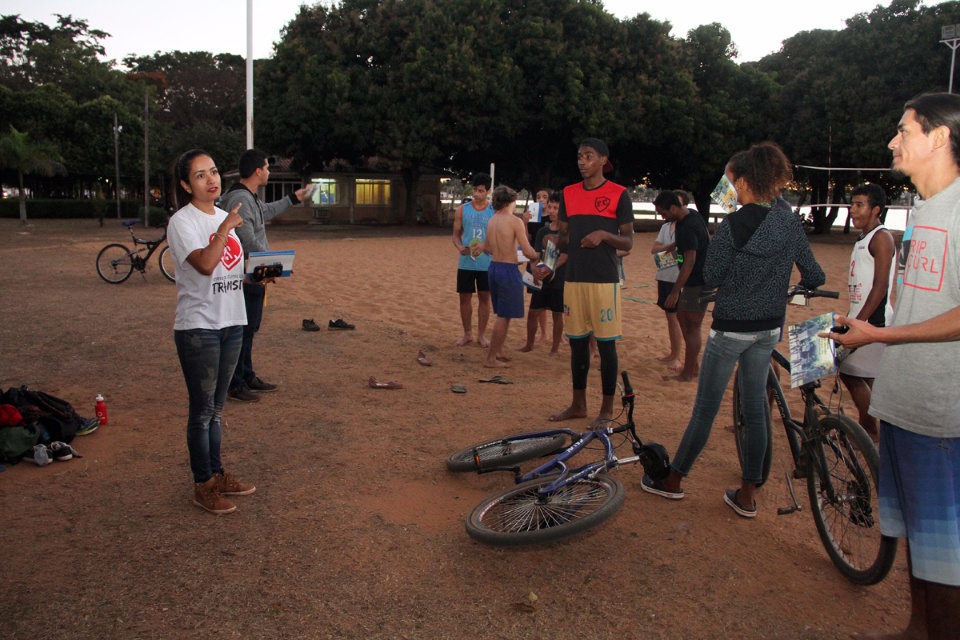 Diretoria de Trânsito realiza campanha de conscientização dos ciclistas na Lagoa Maior