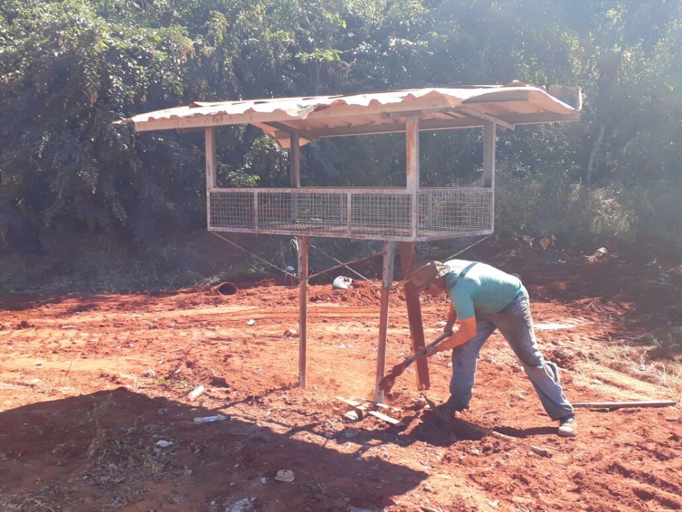 Prefeitura de Três Lagoas realiza limpeza e troca de lixeiras de estradas rurais