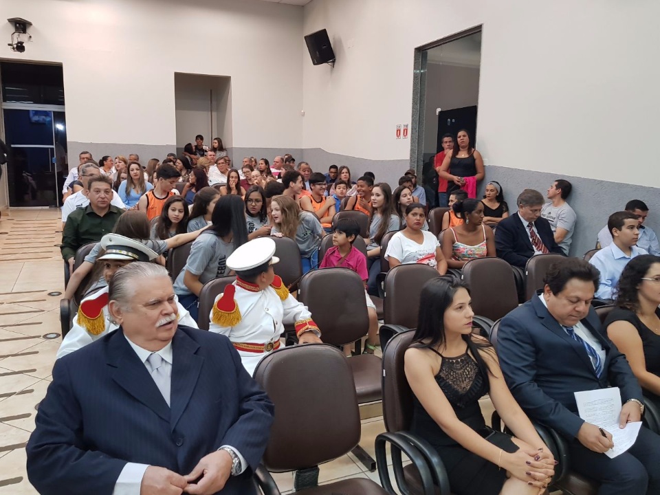 Câmara entrega título de Cidadão Três-lagoense, Moções de Congratulação e Mérito Esportivo