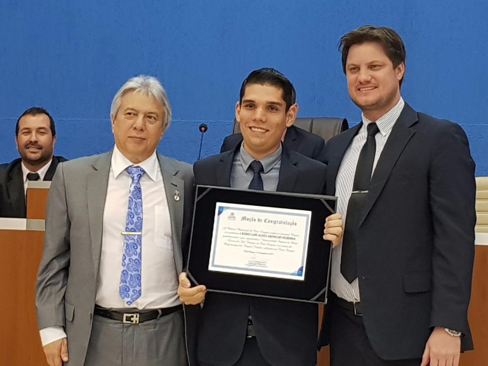 Câmara entrega título de Cidadão Três-lagoense, Moções de Congratulação e Mérito Esportivo