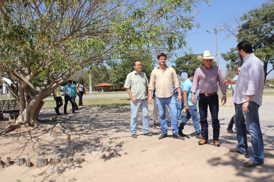 Prefeito e vereadores vistoriam Balneário de Três Lagoas