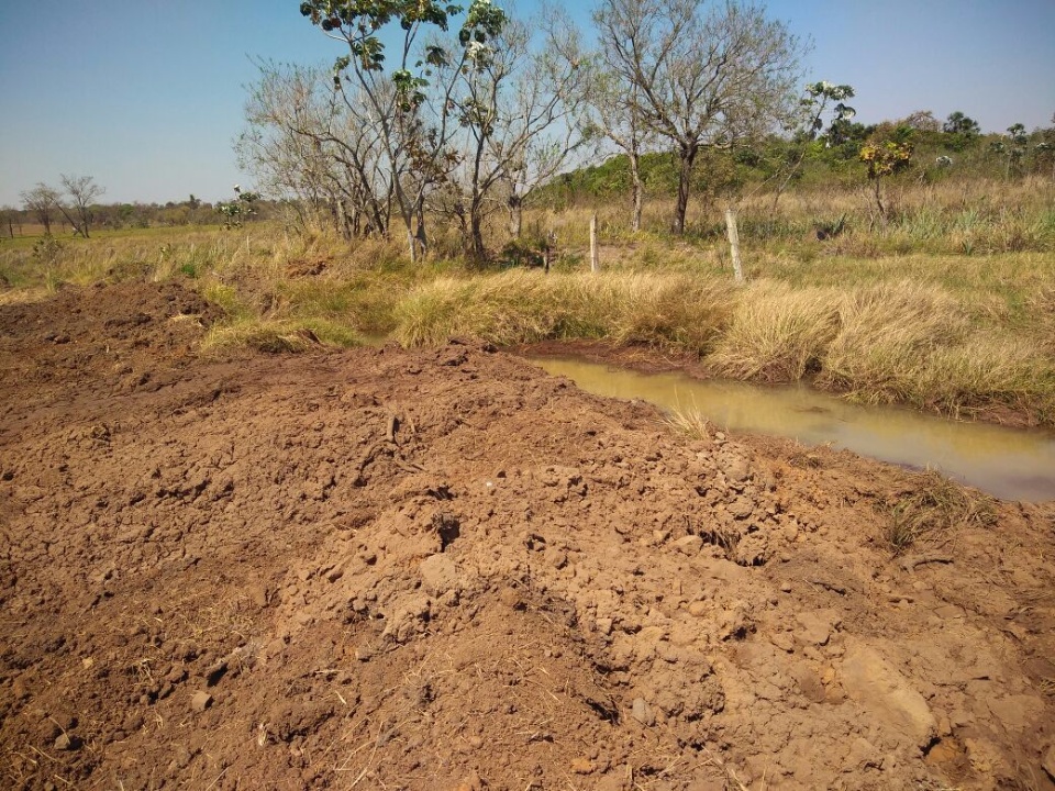 Pecuarista é autuado em R$ 5 mil por construir drenos ilegais