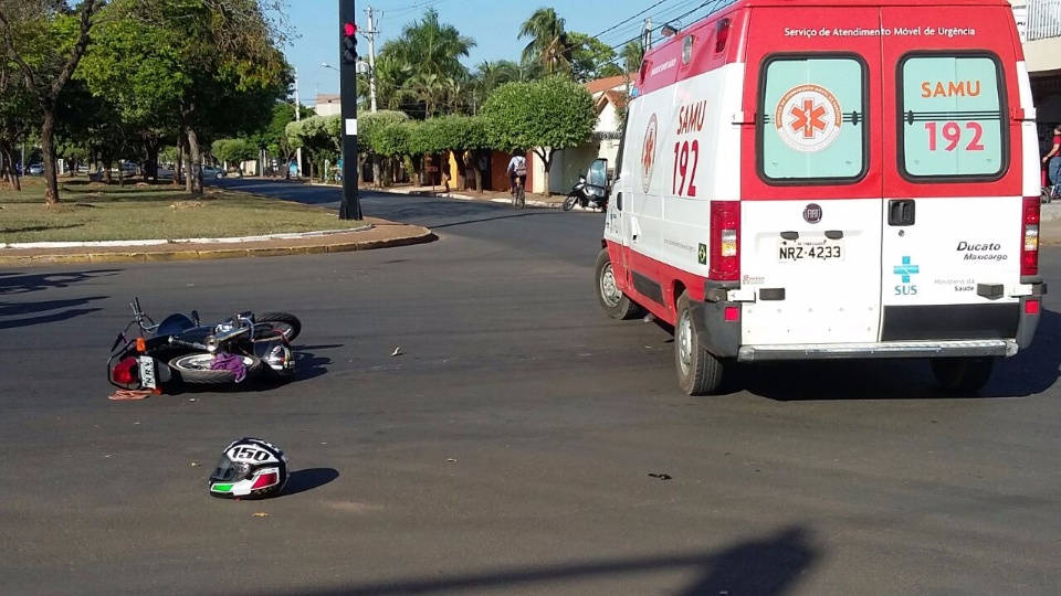 Acidente deixa adolescente ferida no bairro Vila Nova