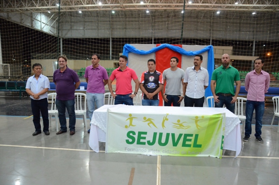 Jogos Escolares Três-lagoenses têm abertura emocionante no Ginásio Poliesportivo