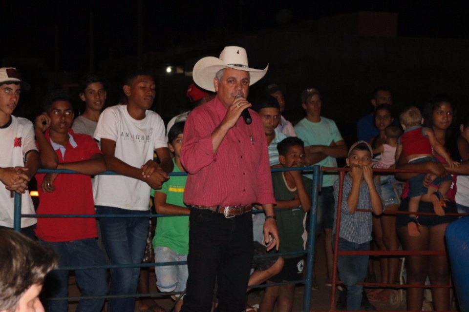 Circuito de Touro Mecânico em noite de lazer agradou crianças e adultos em Três Lagoas