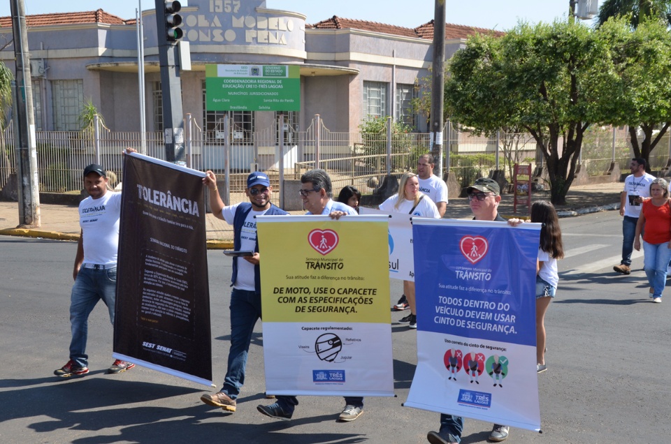 Semana Nacional de Trânsito de Três Lagoas é encerrada com passeata no centro da Cidade