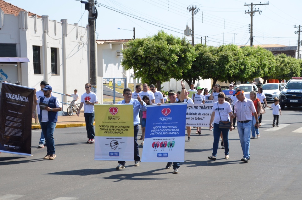 Semana Nacional de Trânsito de Três Lagoas é encerrada com passeata no centro da Cidade