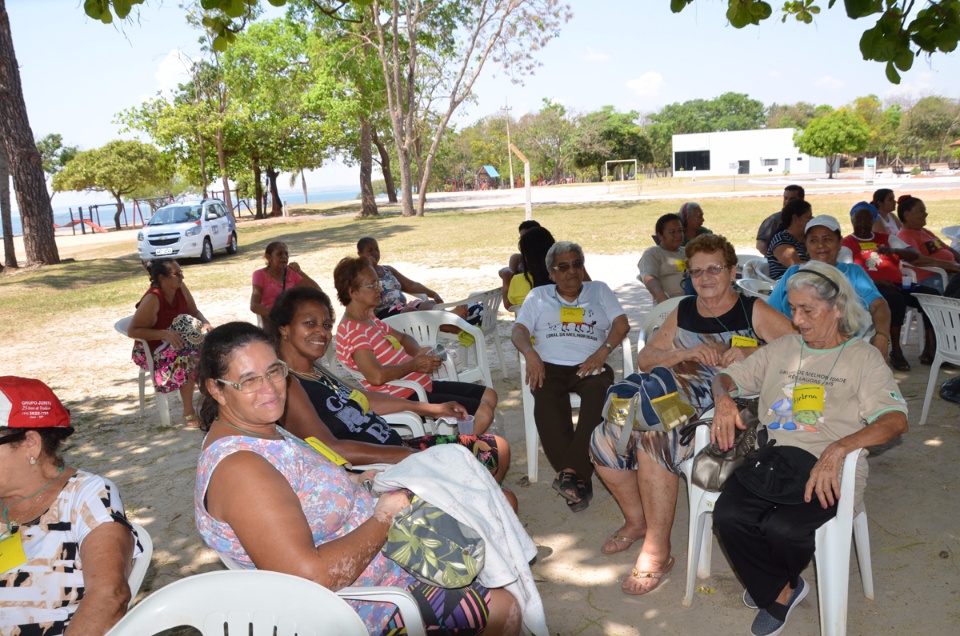 Melhor Idade ganha dia de lazer no Balneário Municipal em comemoração ao Dia do Idoso