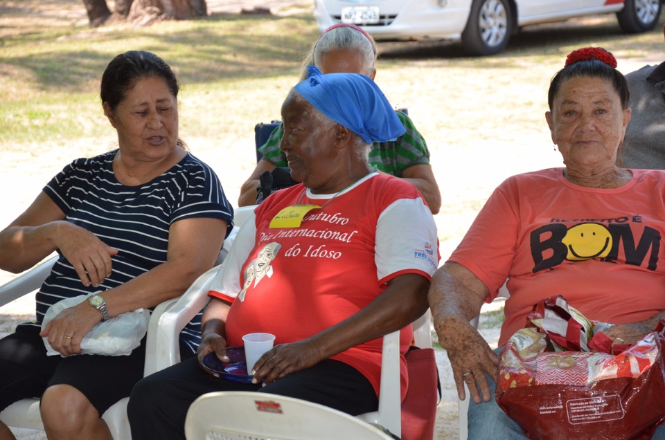 Melhor Idade ganha dia de lazer no Balneário Municipal em comemoração ao Dia do Idoso