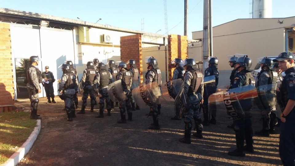 Celulares e drogas são apreendidos em operação no presídio de Três Lagoas