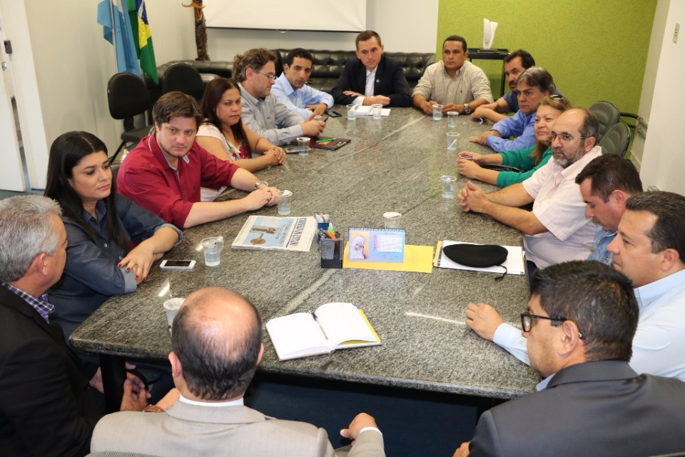 Prefeito e Vereadores vão até a SEJUSP para discutir segurança pública em Três Lagoas